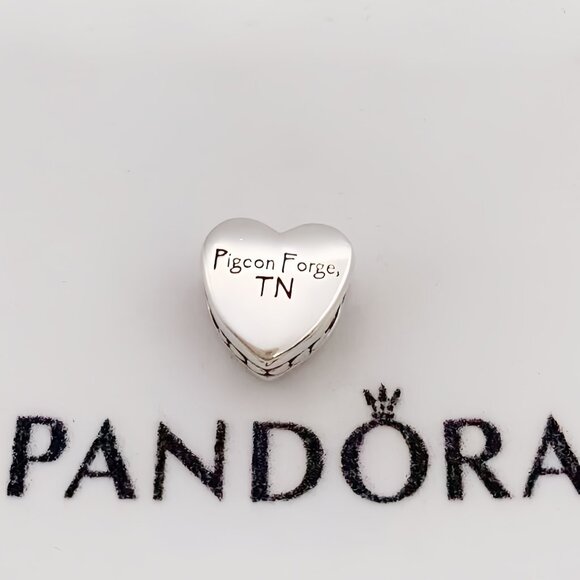Pandora Smoky Mountains Pigeon Forge TN Tree Heart Charm - Picture 2 of 3